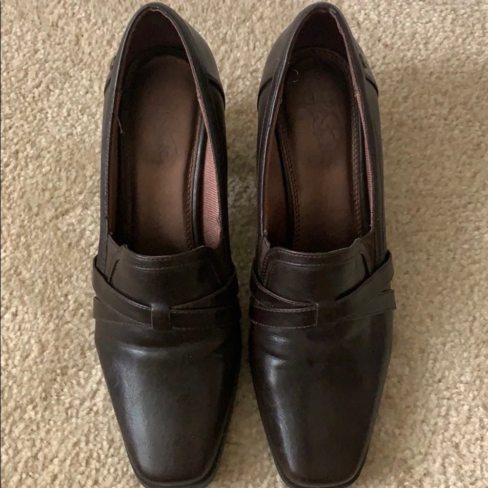 Life Stride Brown shoes